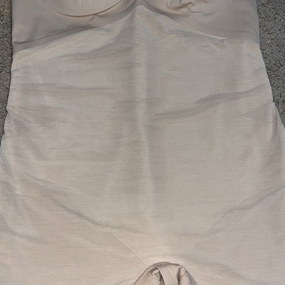 Honeylove SuperPower Mid-Thigh Bodysuit Over Bust Sand 2X - Picture 6 of 9